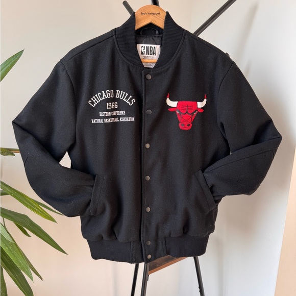 CHICAGO BULLS Varsity Jacket | Black | Men’s Medium | Vintage First Season - Picture 2 of 10